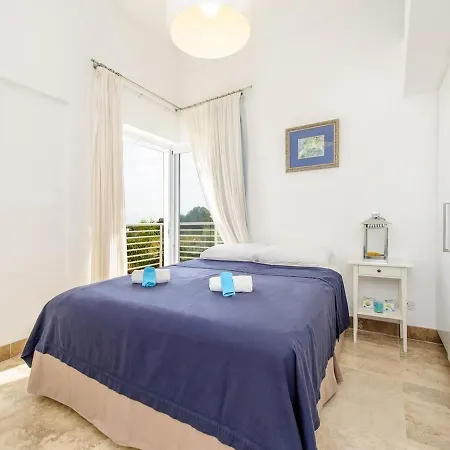 Casa de Férias Cavblnd2 *